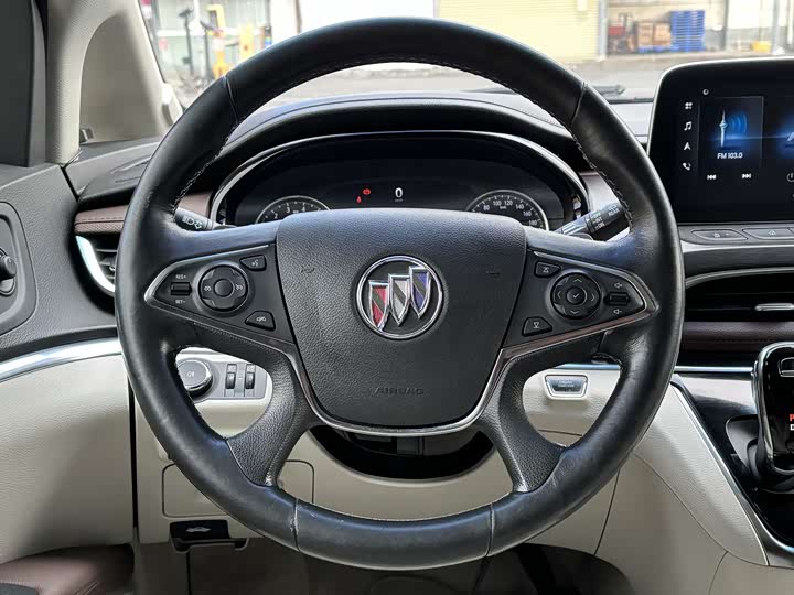 Фото 16 - Buick GL8 ES