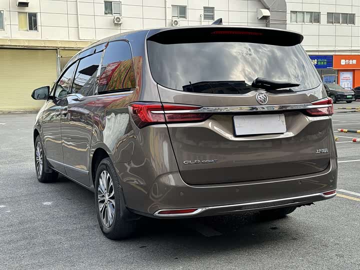 Фото 7 - Buick GL8 ES