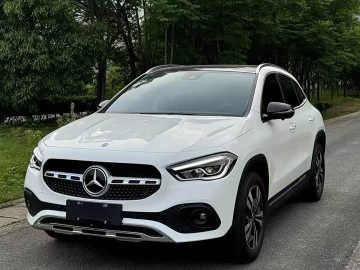Фото 1 - Mercedes-Benz GLA-Class