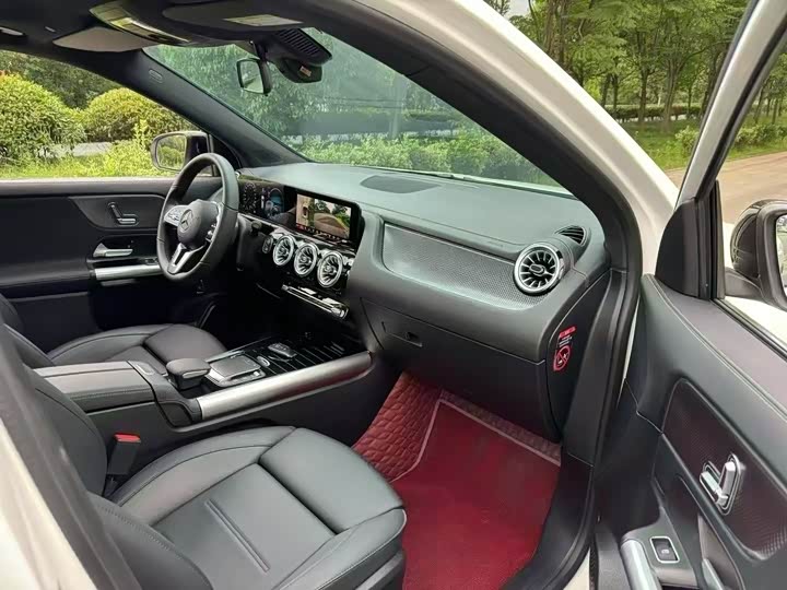 Фото 4 - Mercedes-Benz GLA-Class