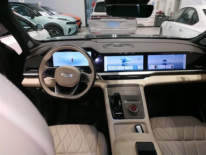 Фото 10 - Geely Monjaro