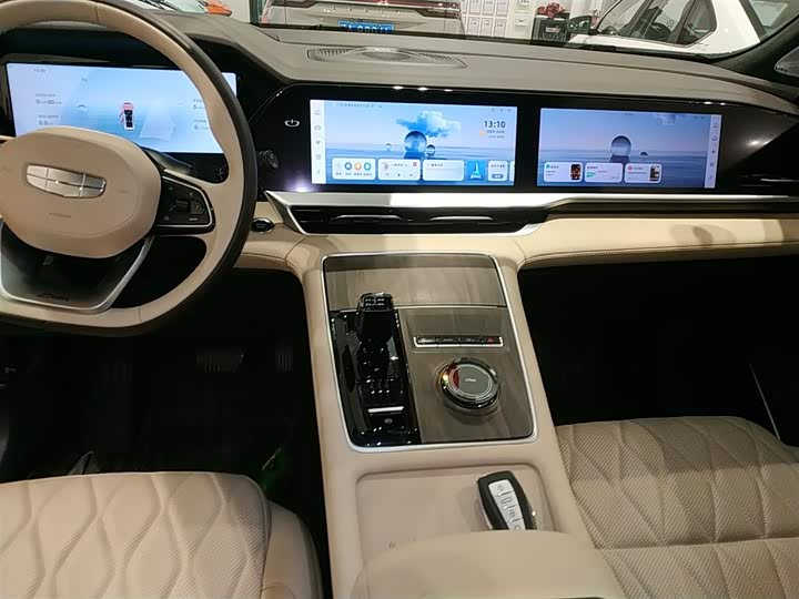 Фото 13 - Geely Monjaro