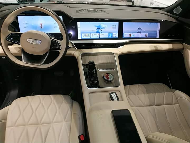 Фото 14 - Geely Monjaro