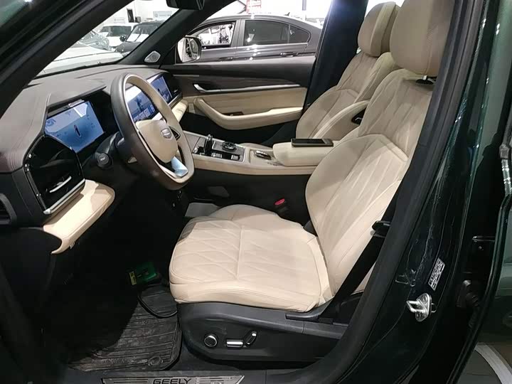 Фото 15 - Geely Monjaro