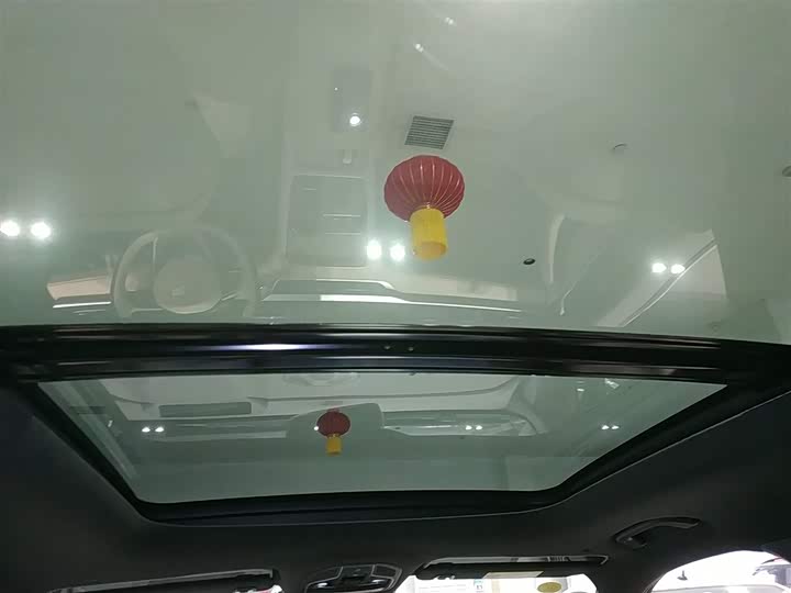 Фото 18 - Geely Monjaro