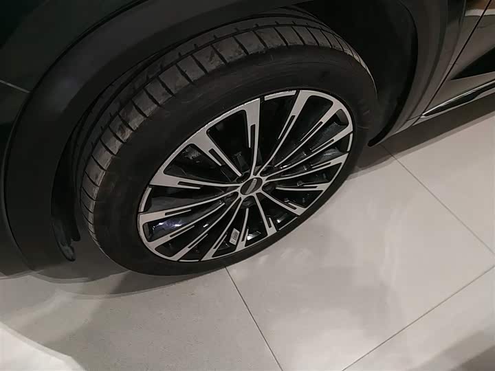 Фото 23 - Geely Monjaro