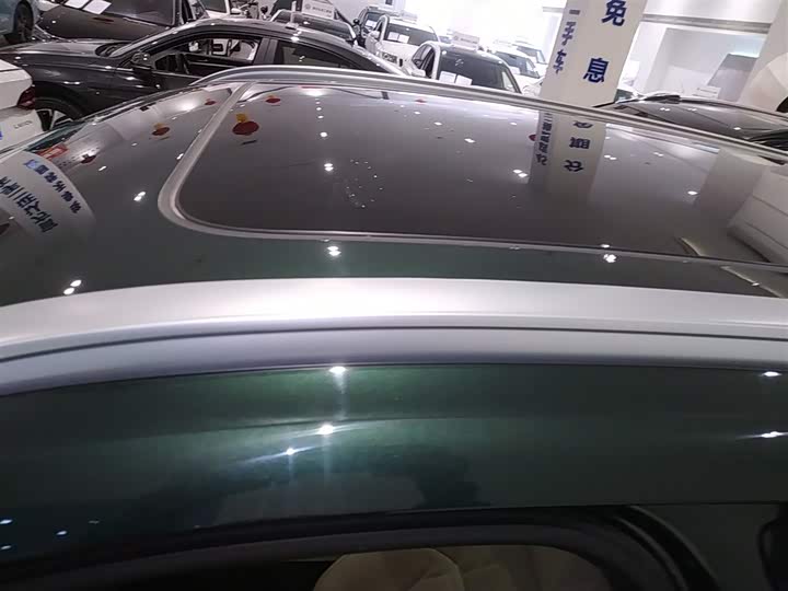 Фото 27 - Geely Monjaro