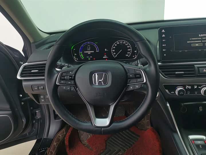 Фото 15 - Honda Accord