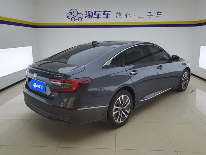 Фото 3 - Honda Accord