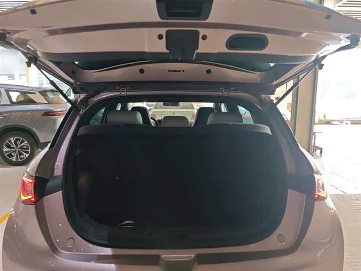 Фото 19 - BYD Dolphin