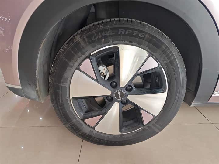 Фото 26 - BYD Dolphin