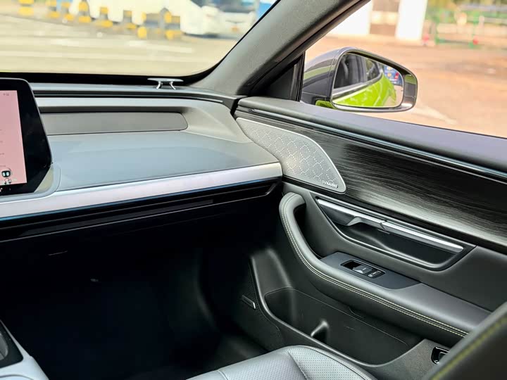 Фото 12 - XPeng P7