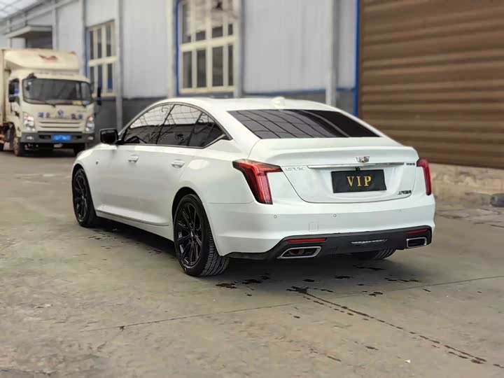 Фото 8 - Cadillac CT5