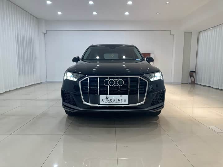 Фото 2 - Audi Q7