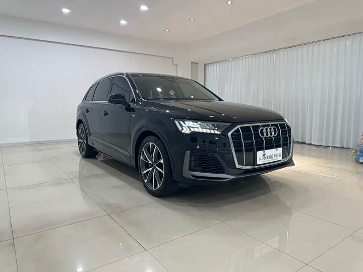 Фото 3 - Audi Q7