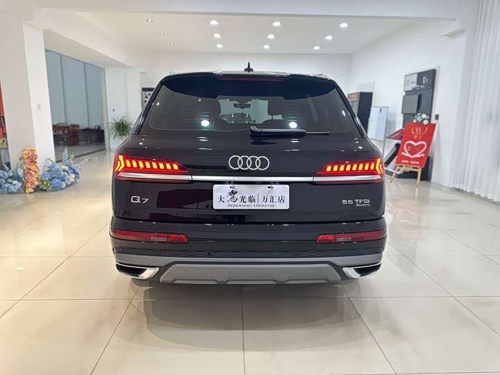 Фото 6 - Audi Q7