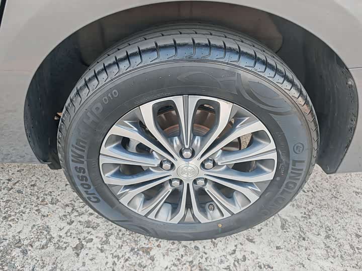 Фото 11 - Buick GL8 ES