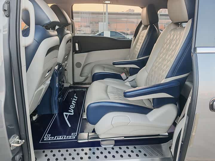 Фото 13 - Buick GL8 ES