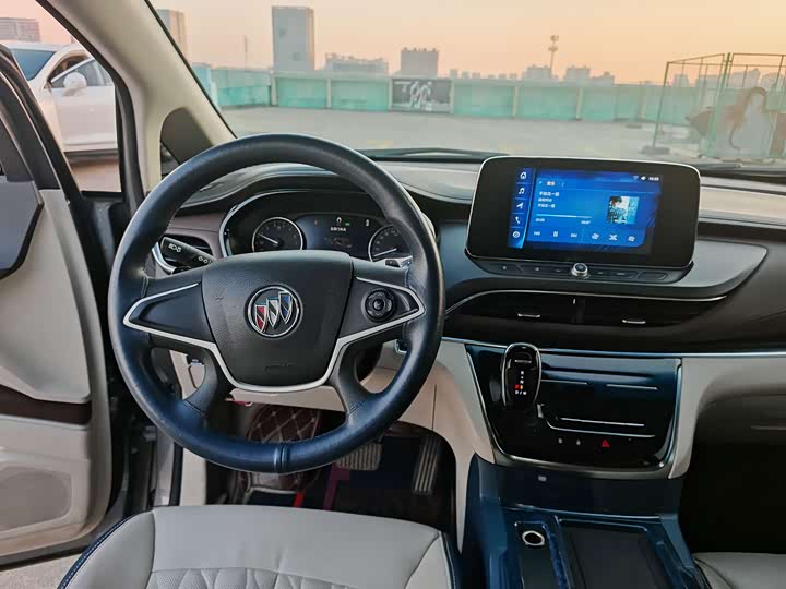 Фото 15 - Buick GL8 ES