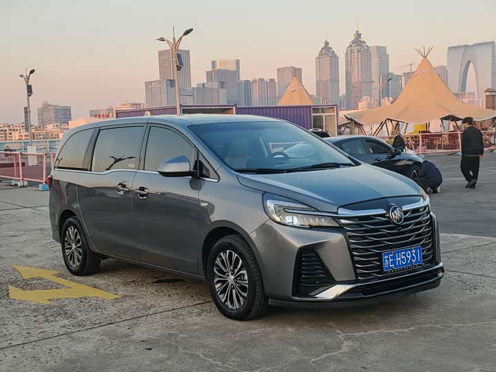 Фото 3 - Buick GL8 ES