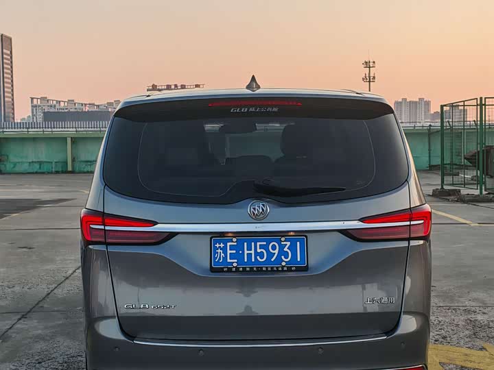 Фото 6 - Buick GL8 ES