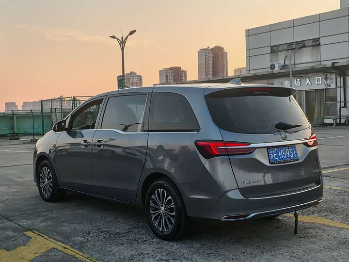 Фото 7 - Buick GL8 ES