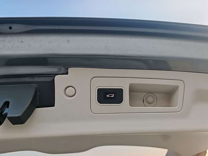 Фото 8 - Buick GL8 ES