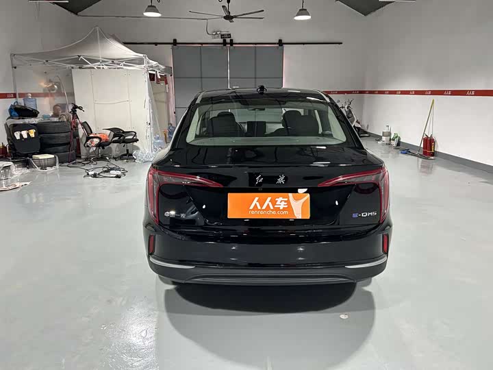 Фото 7 - Hongqi E-QM5