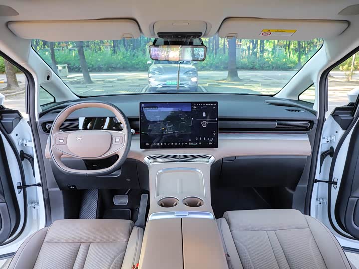 Фото 13 - XPeng X9