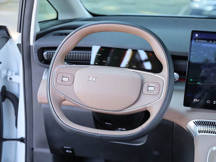 Фото 14 - XPeng X9