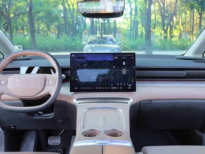 Фото 16 - XPeng X9