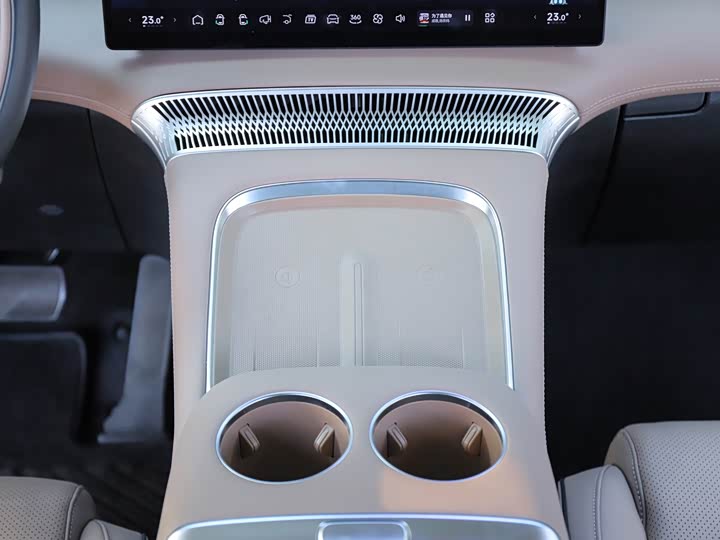 Фото 17 - XPeng X9