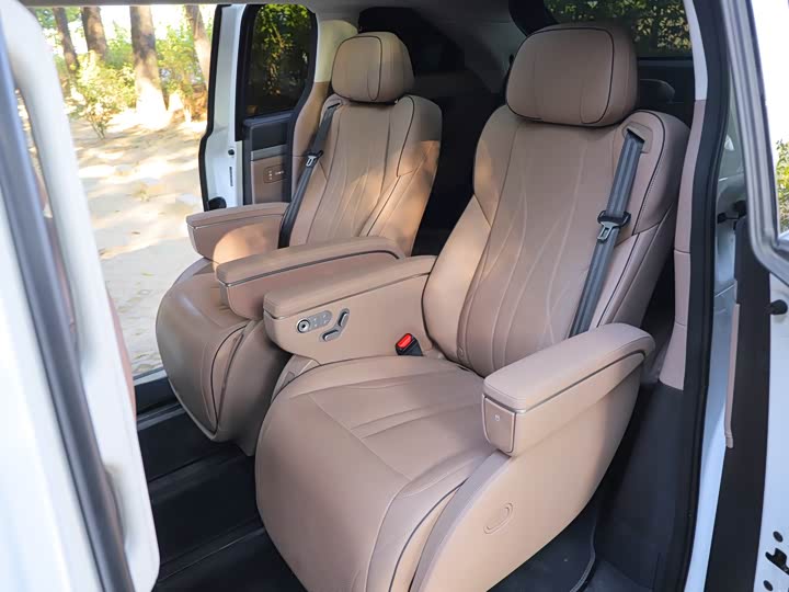 Фото 23 - XPeng X9