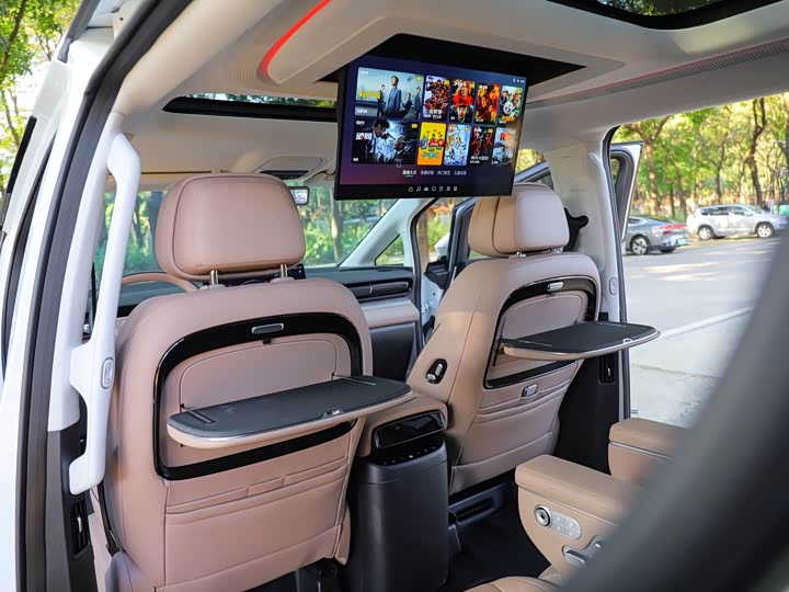 Фото 25 - XPeng X9