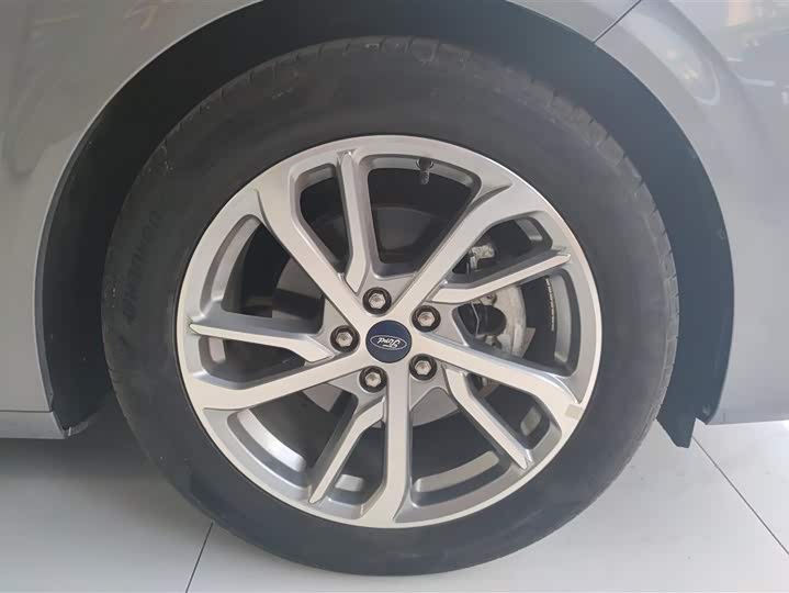 Фото 6 - Ford Mondeo