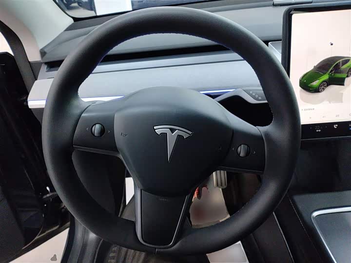 Фото 10 - Tesla Model Y