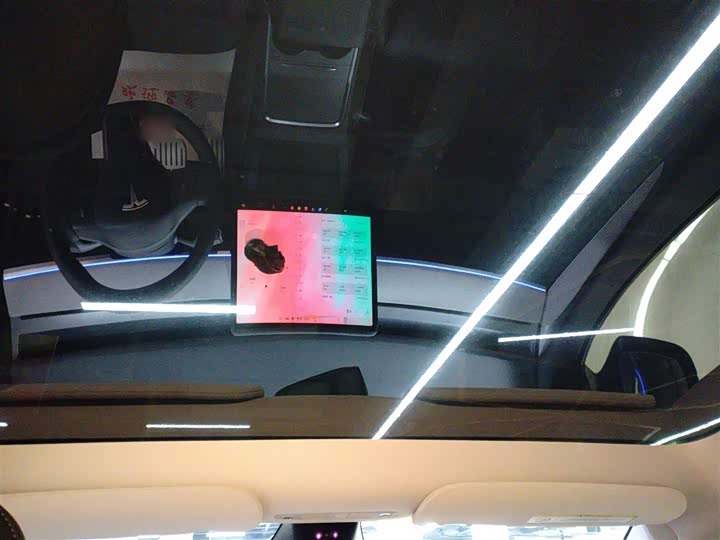 Фото 17 - Tesla Model Y