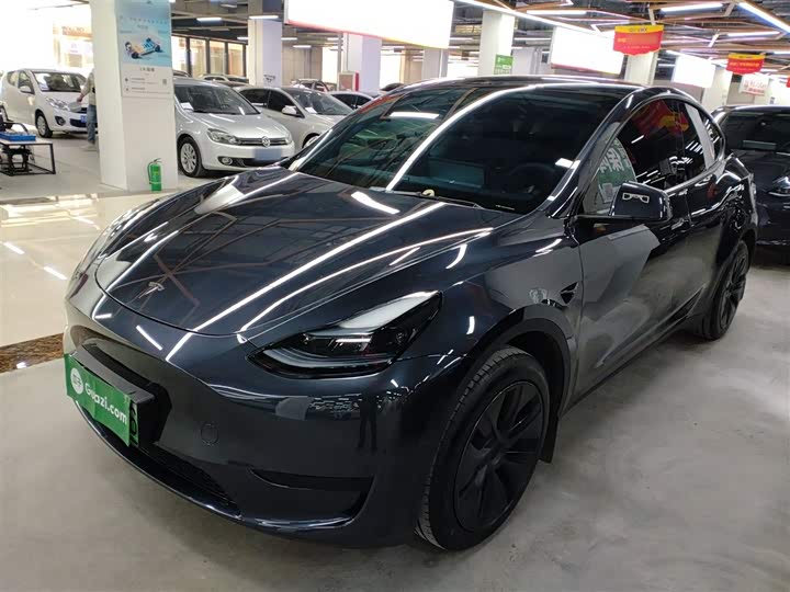 Фото 2 - Tesla Model Y