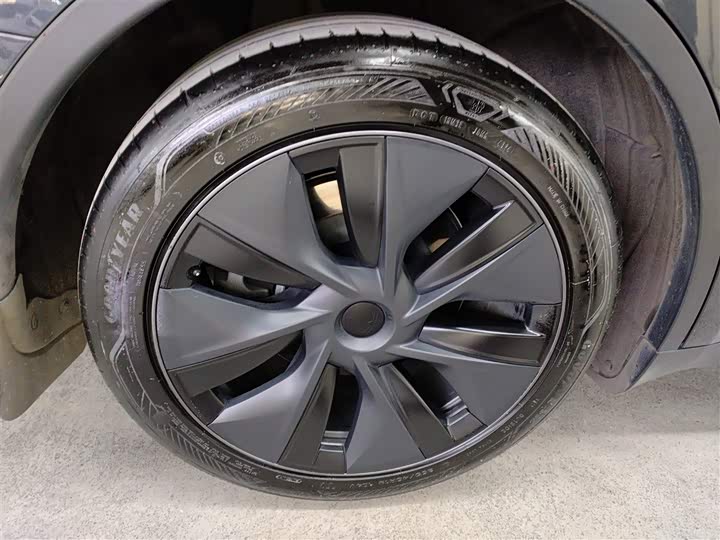 Фото 25 - Tesla Model Y