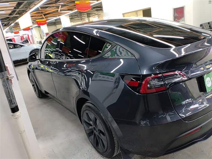 Фото 4 - Tesla Model Y