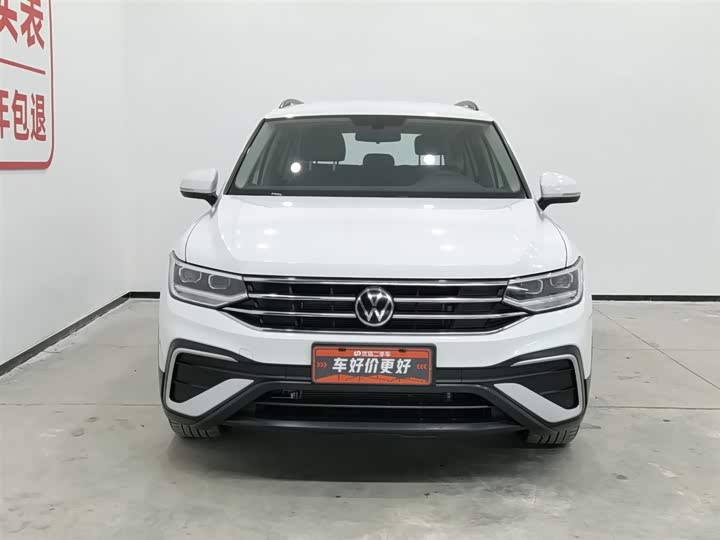 Фото 3 - Volkswagen Tiguan L Pro