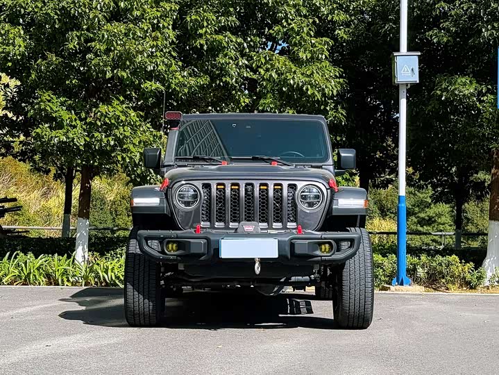 Фото 3 - Jeep Wrangler