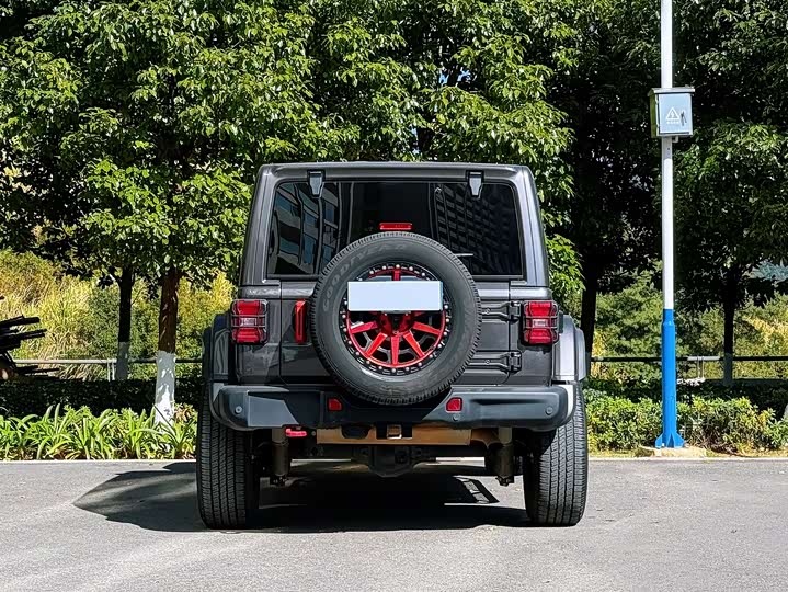 Фото 5 - Jeep Wrangler