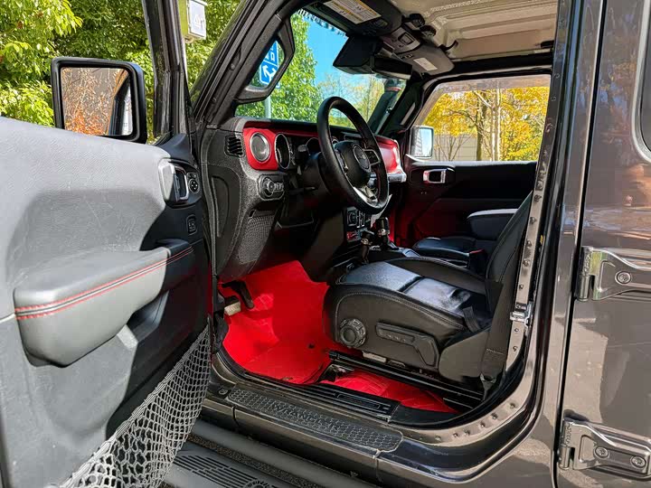 Фото 6 - Jeep Wrangler