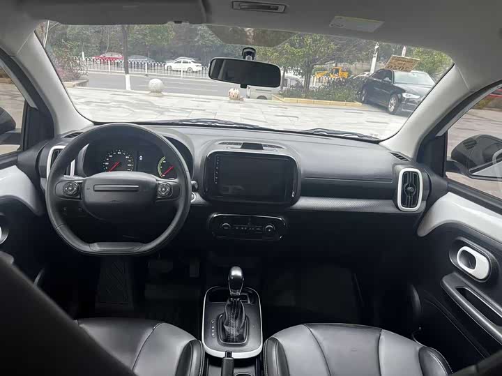 Фото 10 - Roewe Clever