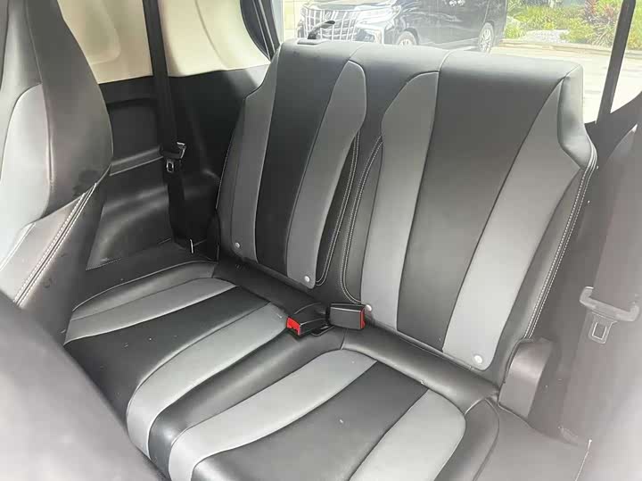 Фото 9 - Roewe Clever