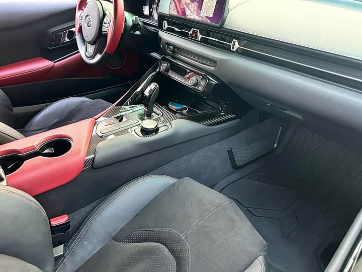 Фото 11 - Toyota Supra