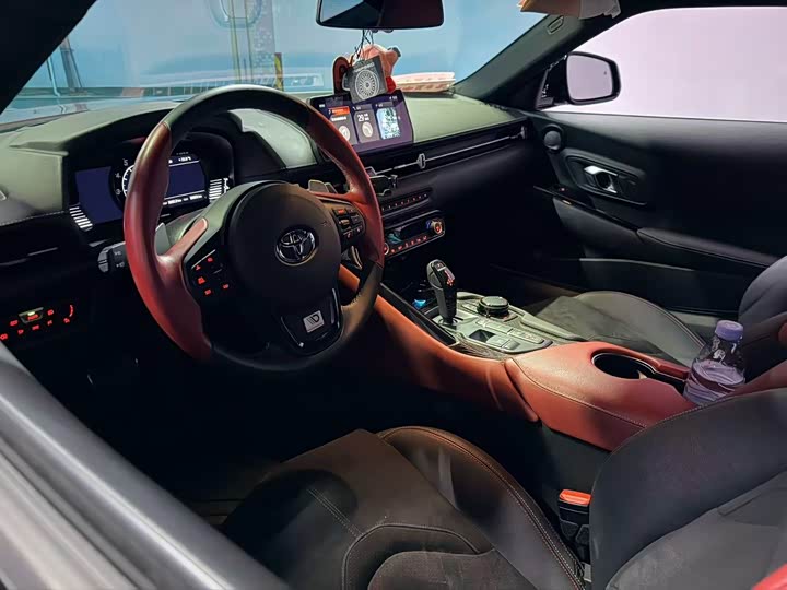 Фото 16 - Toyota Supra