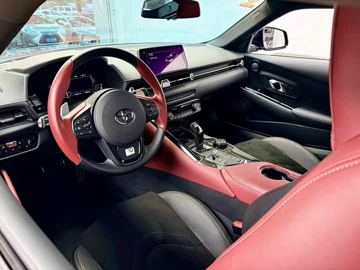 Фото 7 - Toyota Supra