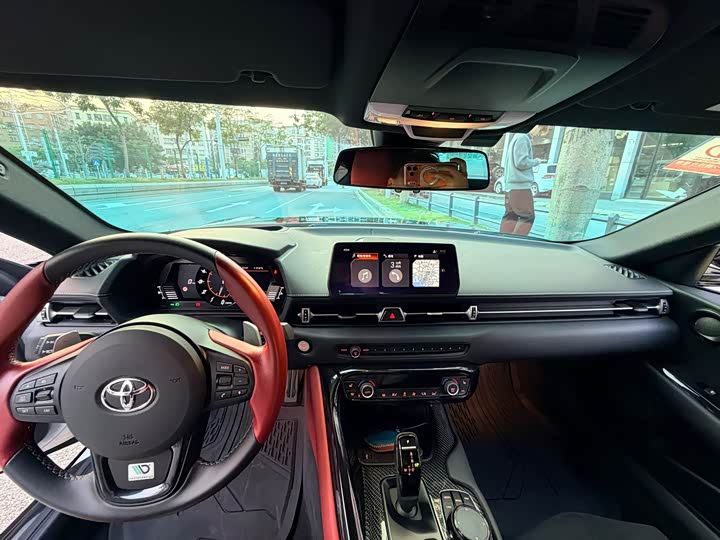 Фото 8 - Toyota Supra